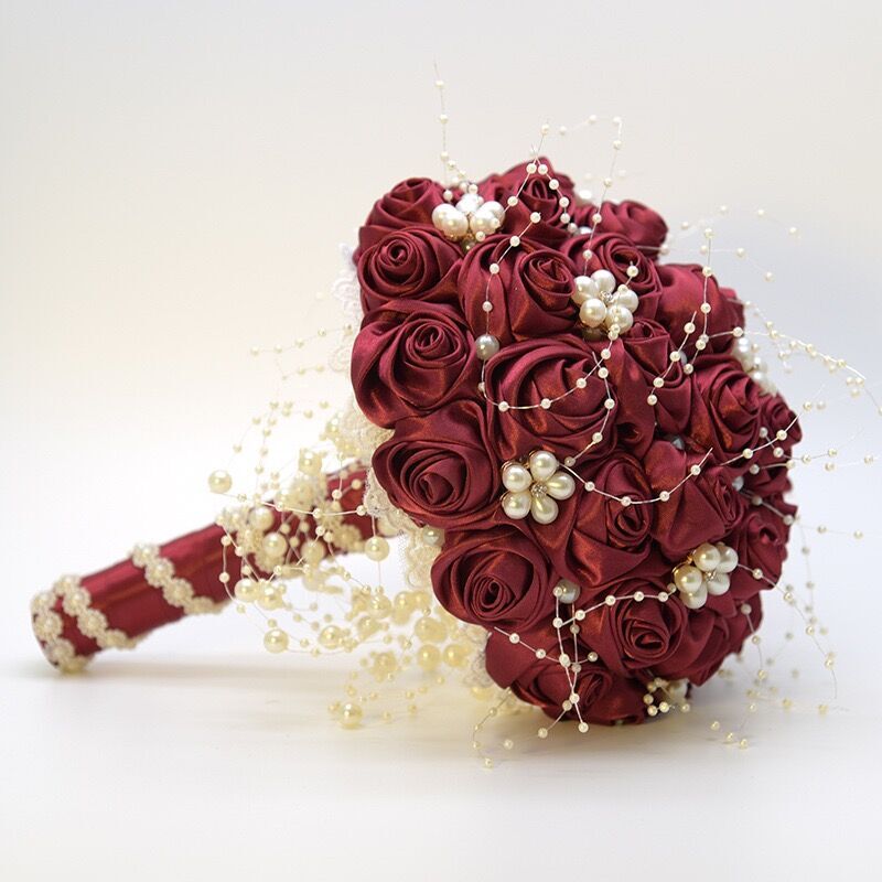 Bella rosa artificiale fiori di nastro bianco e avorio perle sbalorditive Bouquet da sposa con perline mazzi di nozze da damigella d'onore