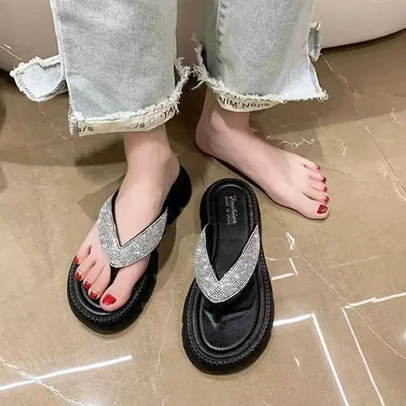 Woman 2024 Trend Rhinestone Flip-flop Slippers Thick Soles Outdoor Wear Fashionable Beach Shoes Indoor Anti Slip Sandals Shoes