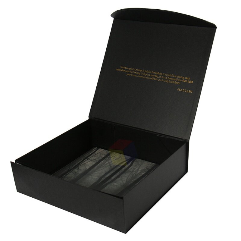 Cajas de embalaje de Sudadera con capucha magnéticas negras mate personalizadas, producto personalizado para ropa