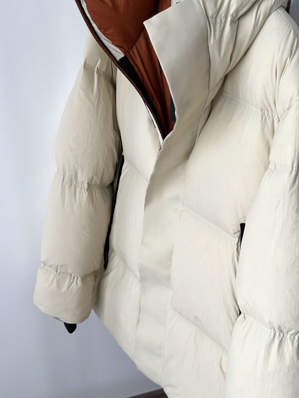Casaco com capuz com bolso com zíper, versão curta solta, design monocromático, quente e confortável, novo, 1204, 2023, inverno