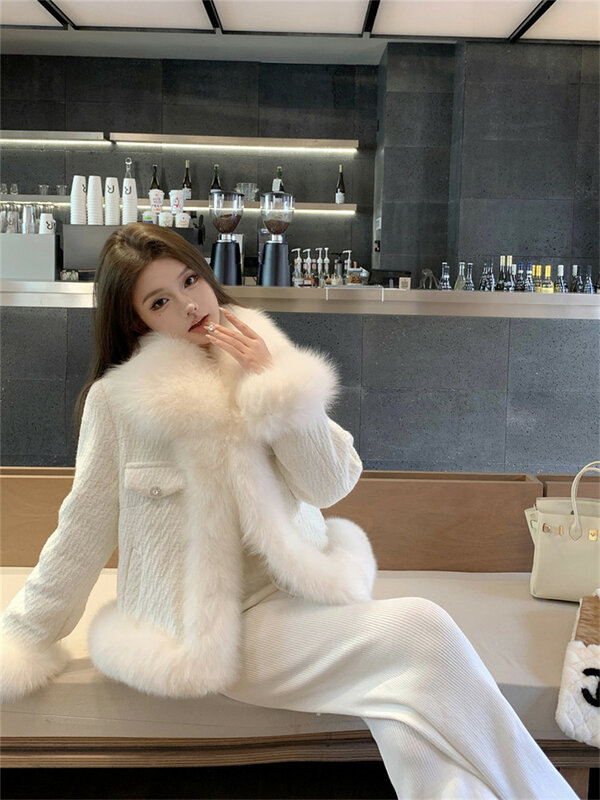 Jaket bulu palsu wanita, mantel elegan lengan panjang tebal putih imitasi hangat mode musim dingin
