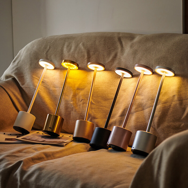 Klasyczna lampa stołowa LED z czujnikiem dotyku akumulatorowa lampa biurkowa 3-kolorowa regulowana temperatura w nowoczesnym stylu LED lampka nocna