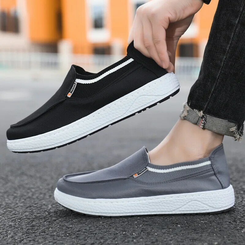 Spring and Summer New Oversized Men's Ice Silk Canvas Shoes Men Lazy Slip-on Casual Board Cloth Shoes
