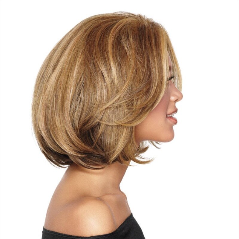 Naturalny jasno brązowa mieszanka złota peruka z falowanymi włosami moda blond odporne na ciepło środkowe rozstanie syntetyczne krótkie peruki Bobo dla kobiet