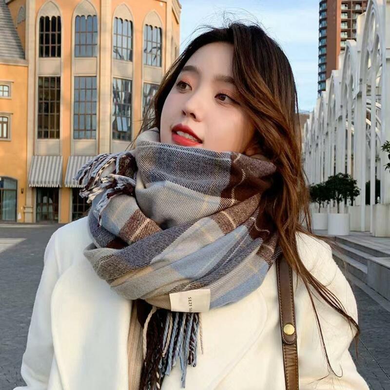 Женский зимний шарф, зимний шарф с кисточками, стильный клетчатый принт, теплая ветрозащитная женская накидка на шею, шаль для погоды, цветной шарф