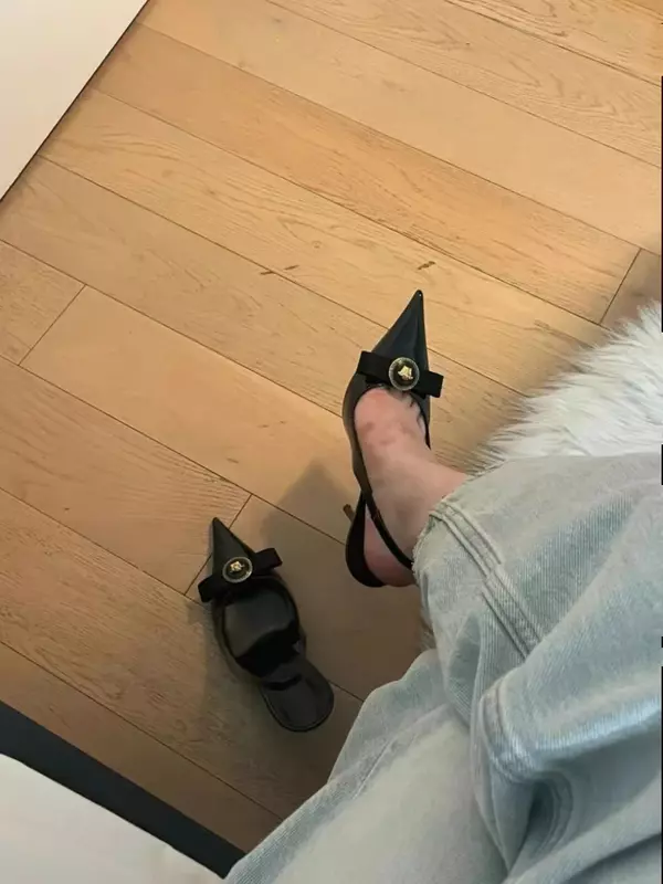 Zapatos de tacón alto con lazo puntiagudo para mujer, sandalias francesas Sexy envueltas, tacón Delgado, boca ligera, novedad de verano 2024
