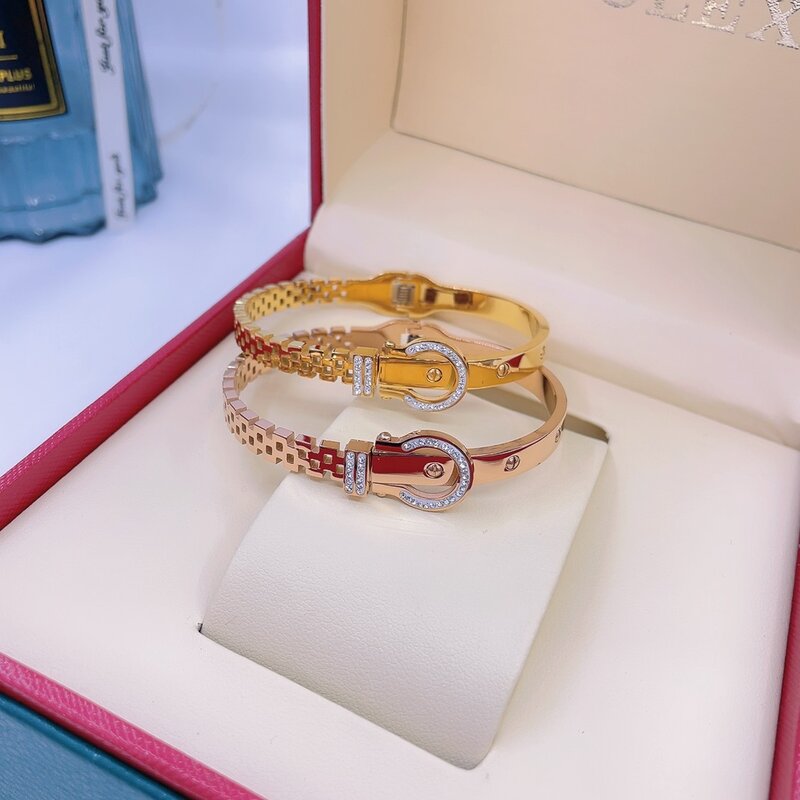 Bangle bracciali con diamanti in acciaio al titanio per donna accessori per braccialetti gioielli con fibbia per cintura cava per ragazze di Design alla moda di fascia alta