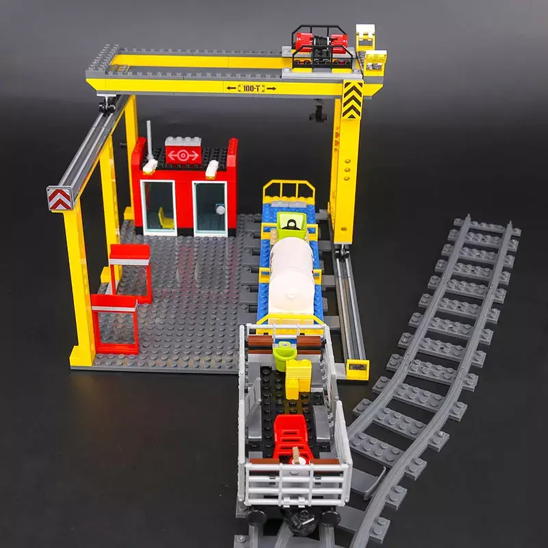Carga Train Building Blocks Modelo, motorizado controle remoto, tijolos de poder, DIY Brinquedos, compatível com 60052, 02008 Kit, Em Stock