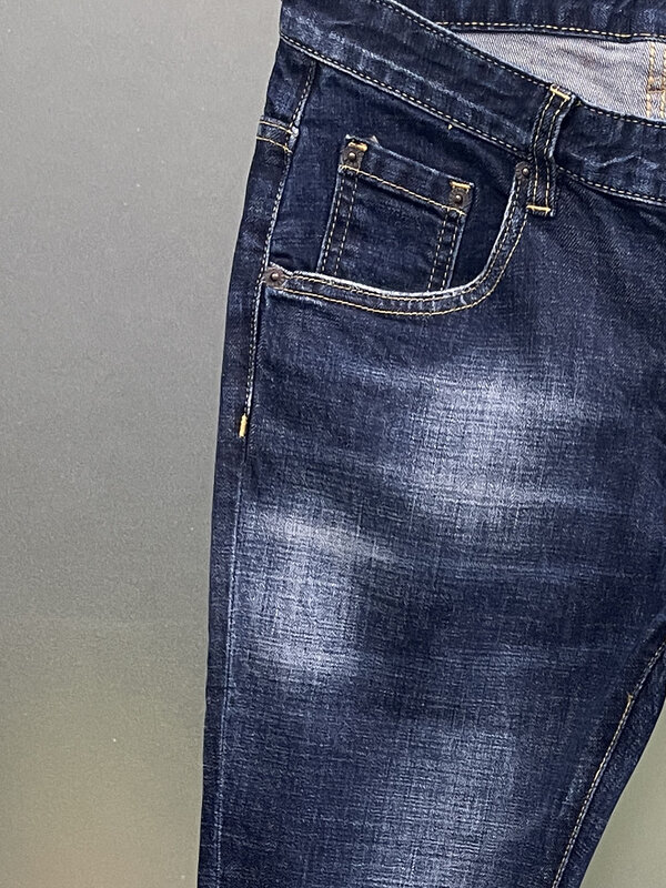 Pantalones vaqueros D2 para hombre, Jeans a la moda, con agujeros desgastados, pintura ajustada para pies pequeños, azul oscuro, Primavera/Verano, 2024