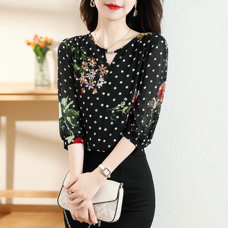 Floral Chiffon Shirt Tops Summer New Short Sleeve O-Neck Printing Loose Hollow Out Blouse Temperament Elegant Women Clothing