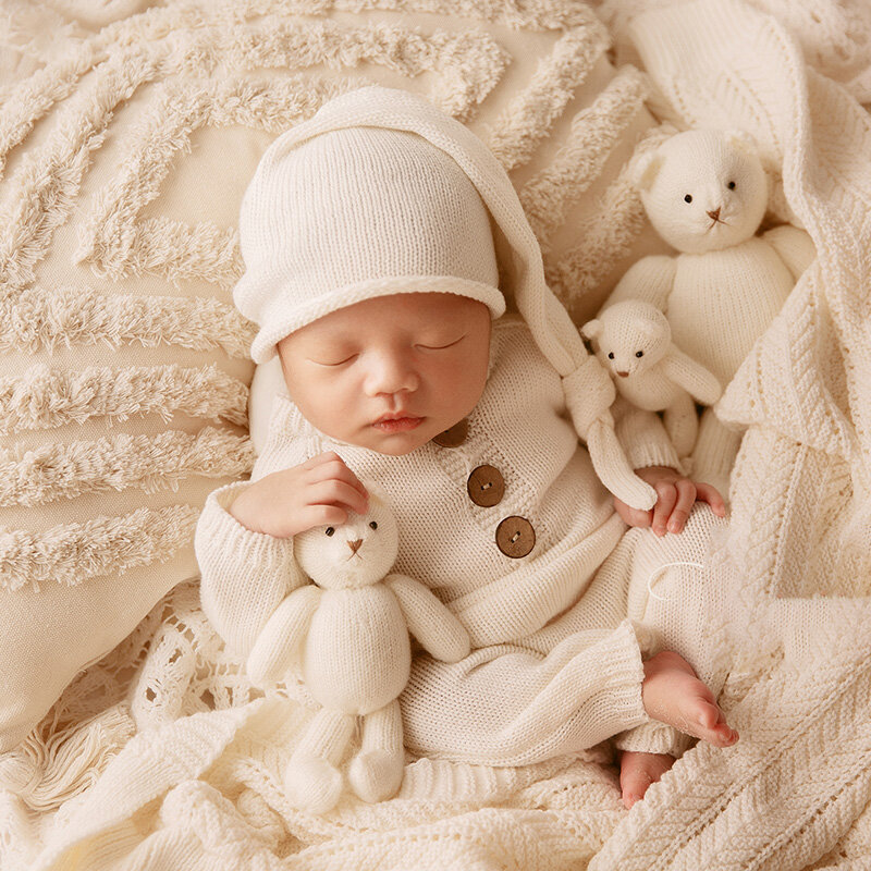 新生児用の写真アクセサリーニット帽、ジャンプスーツの衣装、クマの人形、枕、レース毛布、子供用の写真アクセサリー、3個