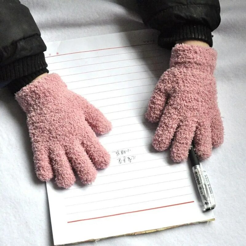 Warme Kinder handschuhe Mode einfarbig verdicken Schreib handschuhe Plüsch pelzigen Voll finger Guantes für Jungen/Mädchen