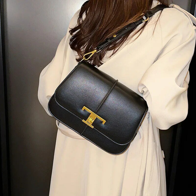 Bolsa de ombro quadrada pequena para mulheres, bolsa axilar simples, casual de luxo, portátil, de alta qualidade, nova