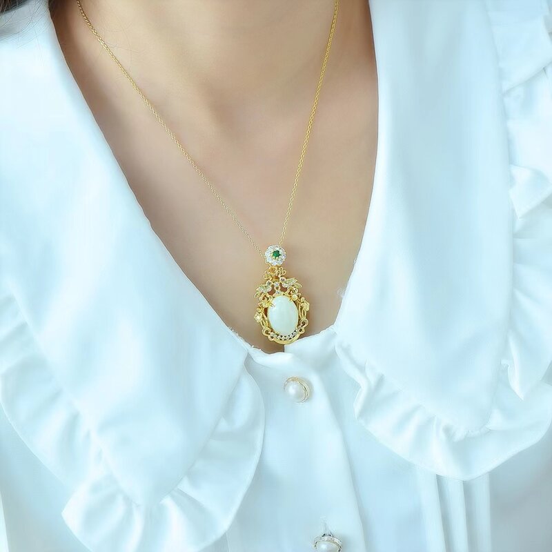 Natural Hetian White Jade Pendant Womens Necklace Hollow Pendants Fine Charms Jewellery Gifts Stylish Clavicle Chain Jewelry
