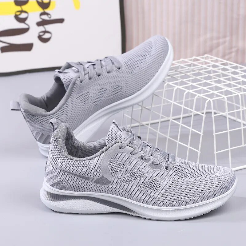 Spring and Summer Men's Breathable, Comfortable, Non Slip, Soft Sole, Lightweight, Casual Sports Mesh Shoes