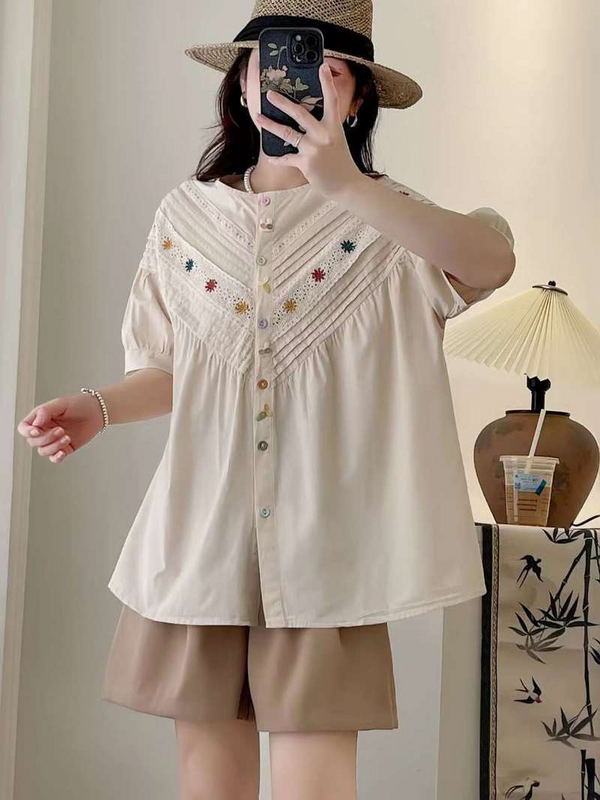 Atasan wanita ukuran besar blus putih katun bordir atasan untuk wanita 2024 baju hollow out longgar gaya Jepang pakaian wanita musim panas