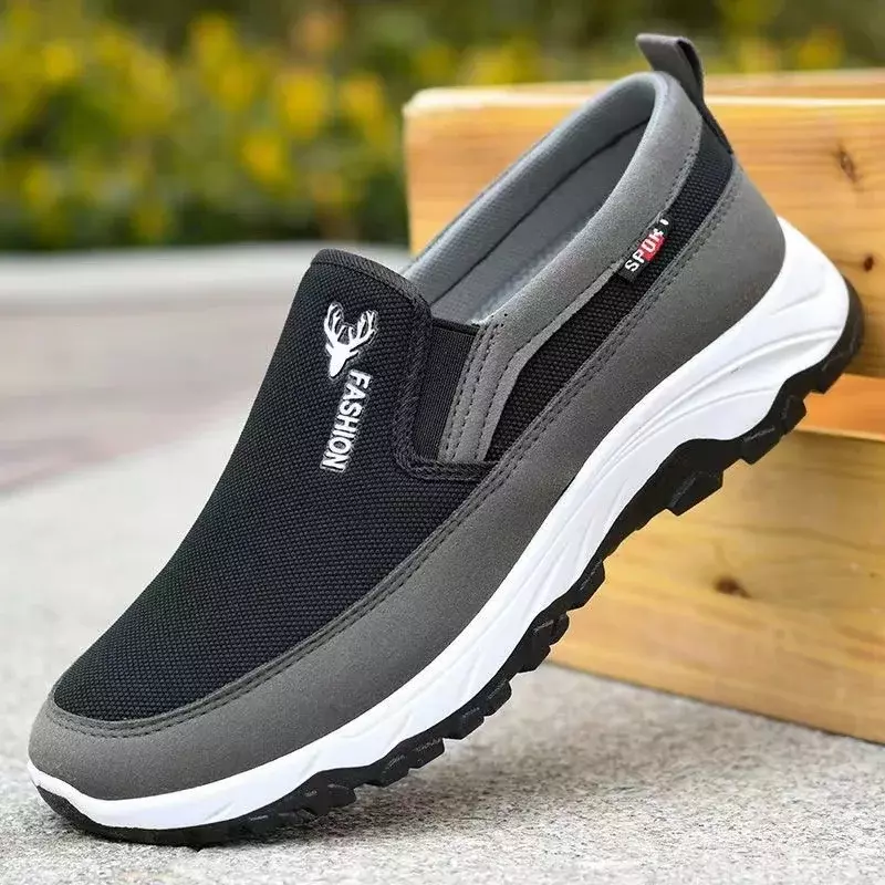 Loafers Men Sneakers Mesh Breathable Non-Slip Slip On Vulcanized Shoes Soft Sole Solid Color Comfortable Water Shoes Zapatos2024
