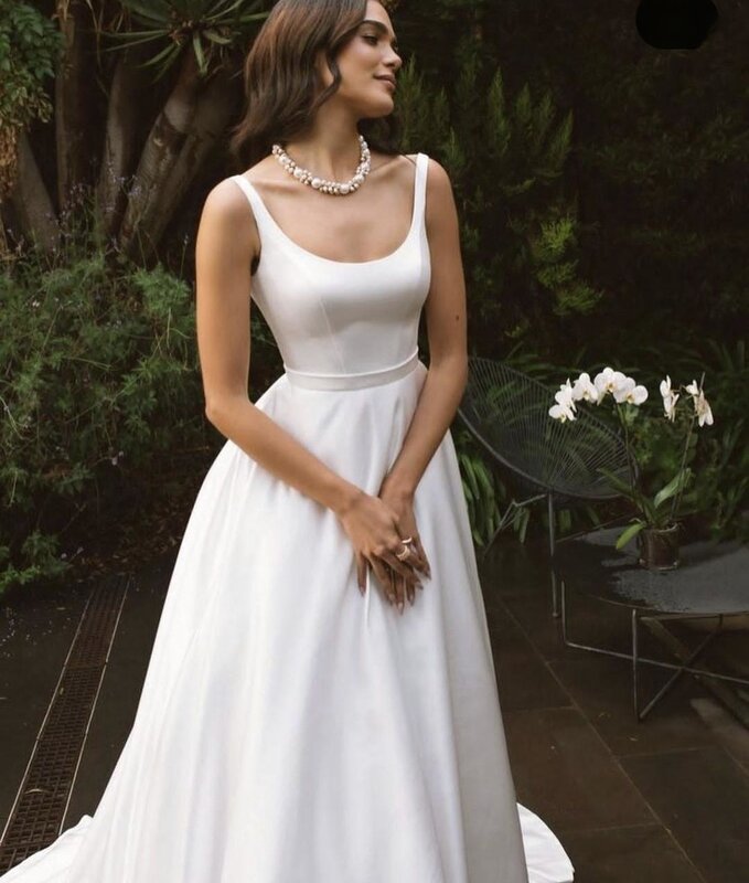 Elegant Wedding Dress Spaghetti Strap A-Line Floor Length  Backless Sweep Train Customize To Measures Bridal Gowns Satin Ivory