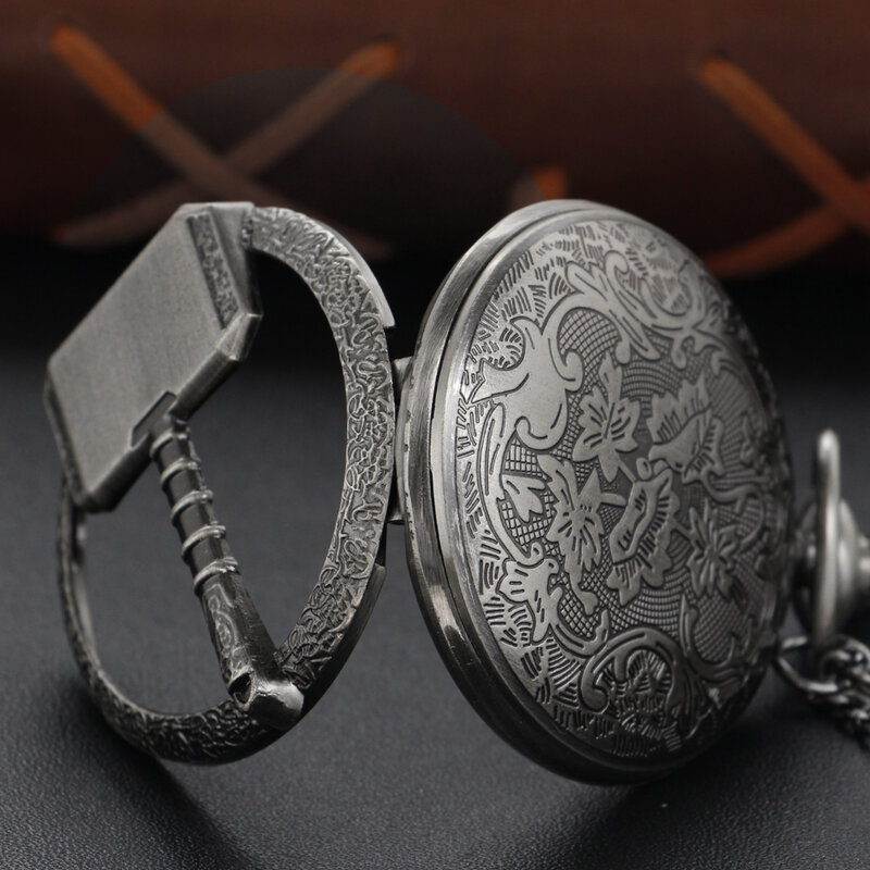 Nordic Mythology Thor Hammer Hollow Quartz Pocket Watch Vintage Steam Punk Pendant Pendant Fashion Gift for Men and Women