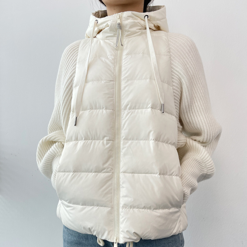女性用の短いフード付きジャケット,冬用の白いガチョウのコート,ノースリーブの巾着,黒と白,90%