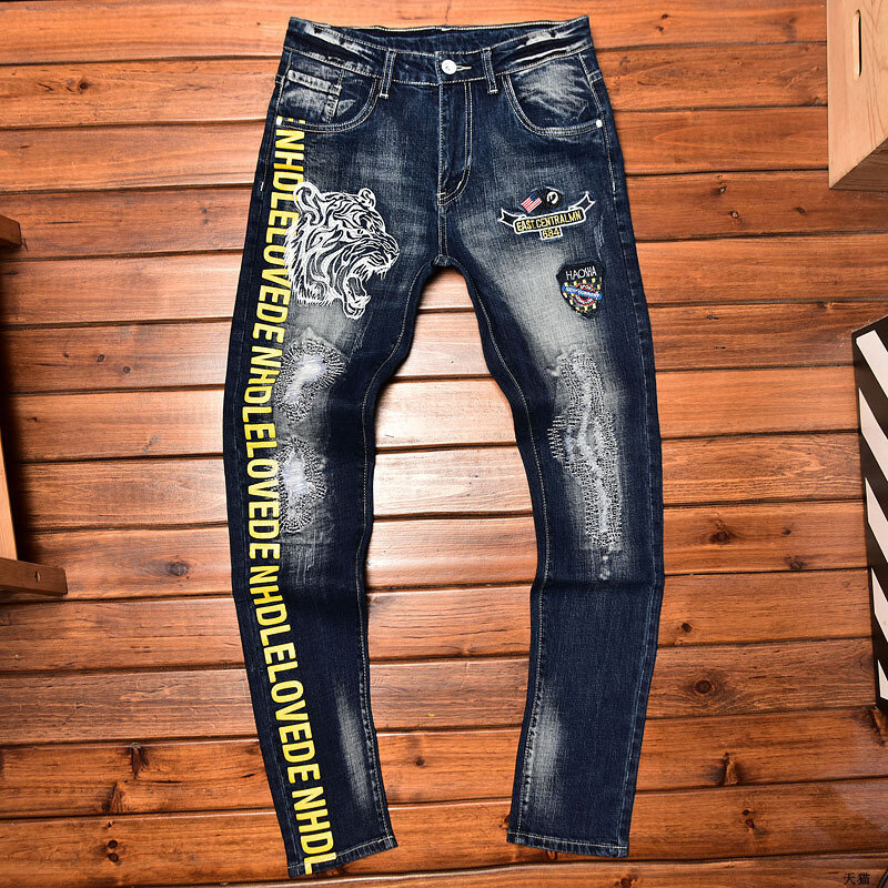Pantalones vaqueros estampados bordados de alta gama para hombre, jeans ajustados, parches desgastados de moda, rasgados, elásticos, a la moda, informales
