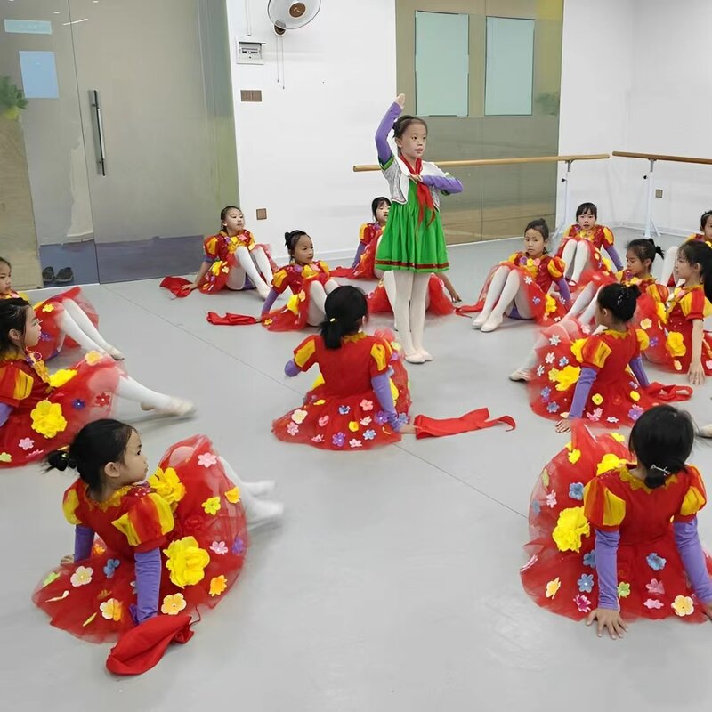 Rotes Tanz Performance Kostüm für Mädchen geschwollenen Tüllrock mit Prinzessin Pailletten Blütenblatt Kleid mit Stirnband