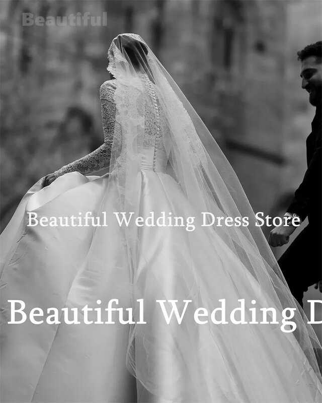Prosta suknia ślubna dla kobiet bez rękawów z odkrytymi ramionami z kwiatami o linii czysta satynowa satynowa suknia ślubna