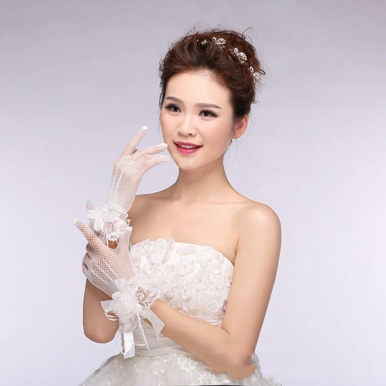 Sarung tangan pengantin renda putih, sarung tangan pengantin panjang pergelangan tangan, sarung tangan renda pesta Prom dengan bunga dan renda