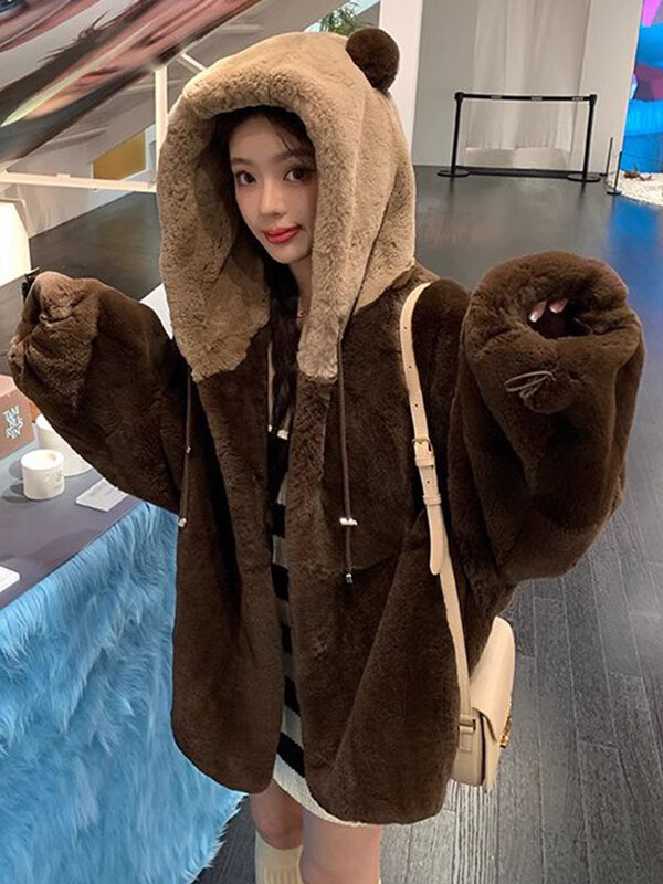 Jaket bulu palsu bertudung untuk wanita, mantel Luaran tebal longgar kasual Mode Korea wanita, mantel bulu imitasi telinga beruang imut untuk musim dingin