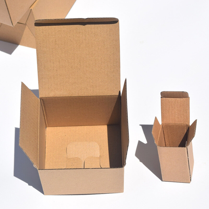 Scatola di imballaggio in carta Kraft naturale scatola ondulata addensata per scatole postali di spedizione 10 pezzi