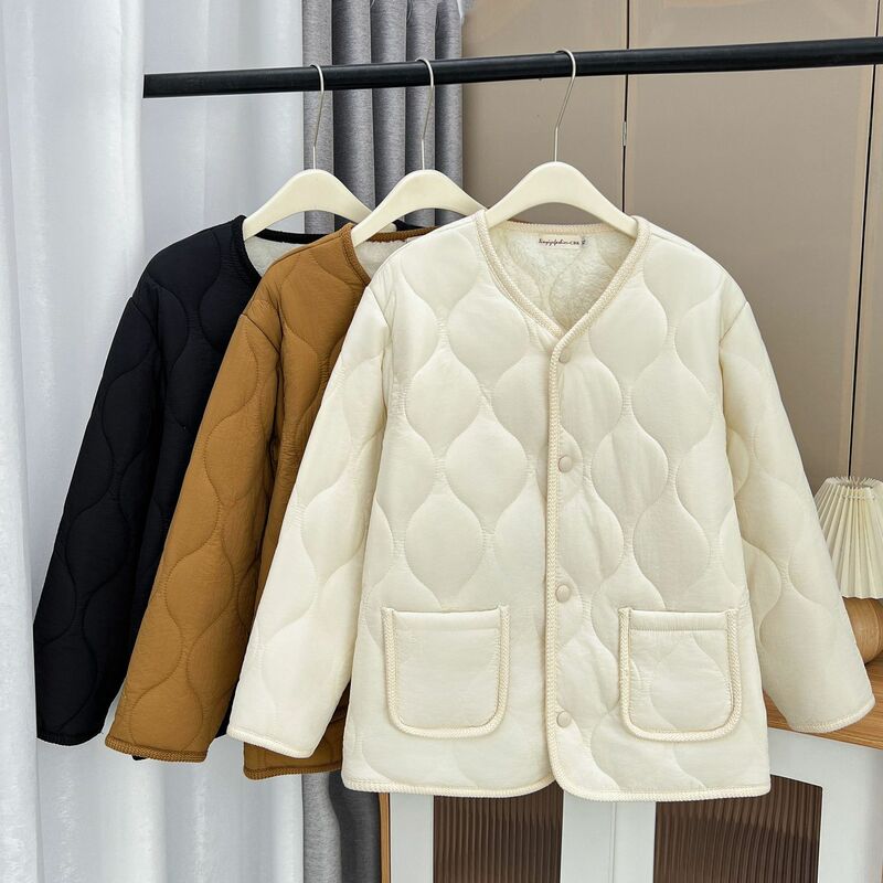 Jaket bulu domba parka wanita, jaket musim dingin 2023 ukuran Plus pakaian kasual Argyle berbantalan termal saku kecil kerah V