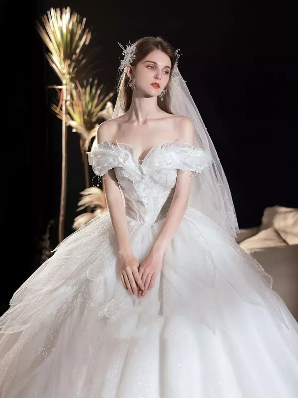 فستان أميرات منفوش حسب الطلب ، فستان زفاف رئيسي بيج ، تنورة سماء مرصعة بالنارج ، ذيل كبير ، عروس جديدة