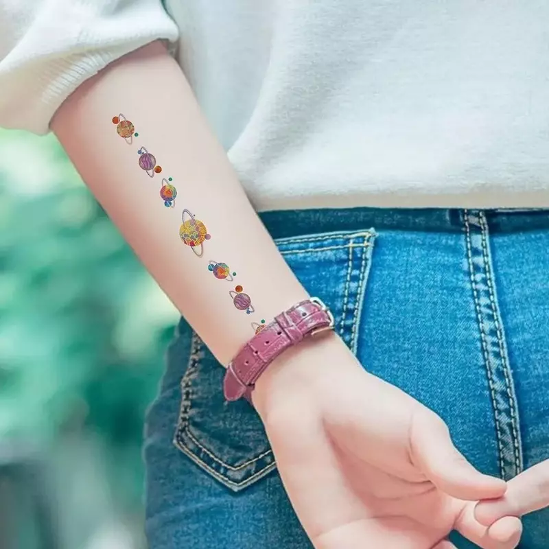 Dzieci śliczne fałszywe naklejki z tatuażami Cartoon tymczasowe dzieci tatuaż ręce ramię tatuaże do ciała kolor przestrzeń twarz tatuaż tatuajes temporales