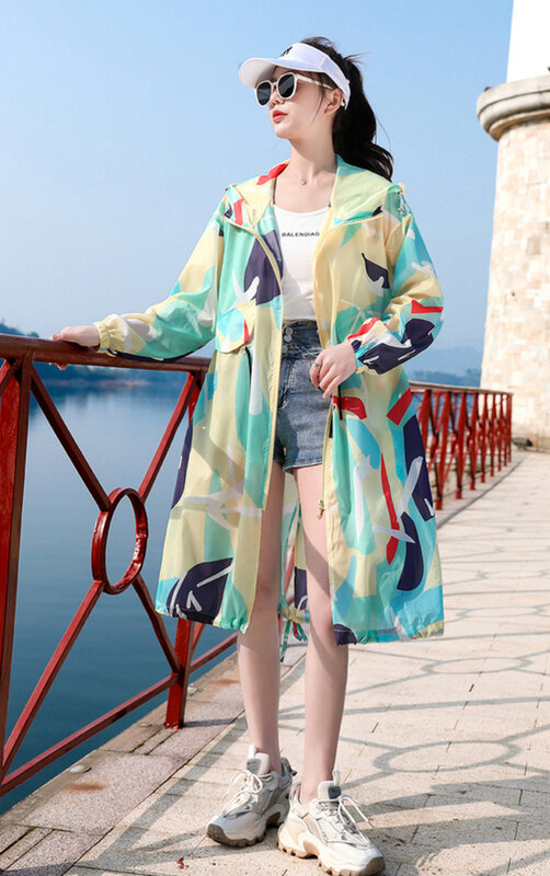 BZVW-gabardina de camuflaje con capucha para mujer, abrigos de cintura fruncida con cordones, abrigo coreano, ropa nueva de verano, 25Z4137, 2024
