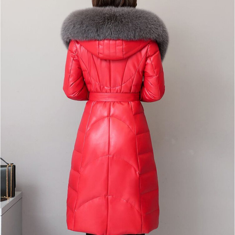 Женское кожаное пальто средней длины, облегающее хлопковое пальто из искусственной кожи с капюшоном и воротником из искусственного меха лисы, подходит к любой одежде, новинка 2023