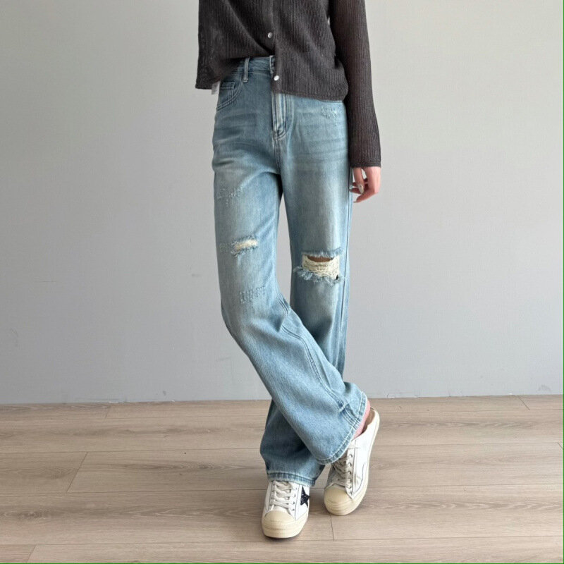Jeans de perna reta perfurado colorido claro para mulheres, design moderno, rua alta americana popular