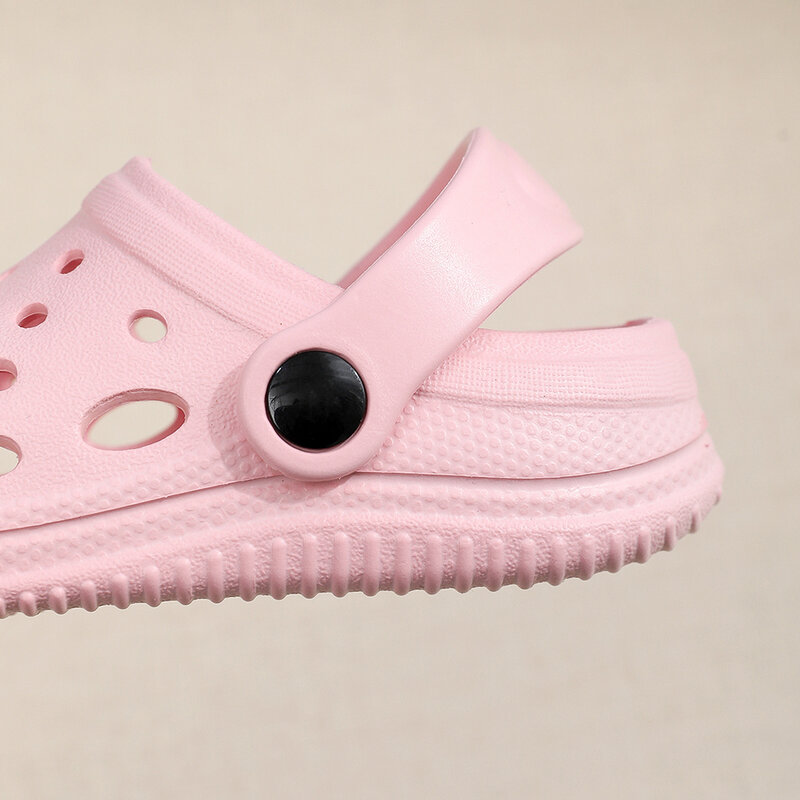 Sandal anak tahan air, sepatu selop musim panas untuk luar ruangan sol lembut sepatu taman dalam ruangan