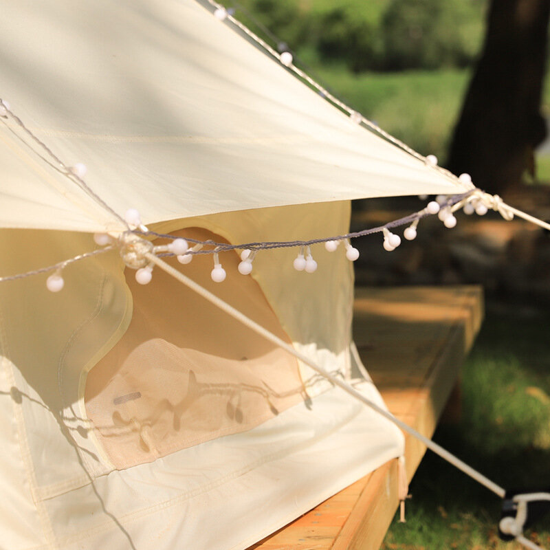 خيمة التخييم في الهواء الطلق ضوء الجو