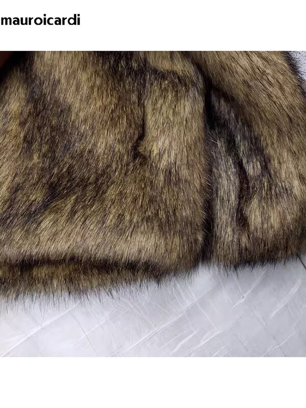 Mauroicardi Зимняя короткая толстая теплая мохнатая искусственная меховая шуба енота для мужчин с длинным рукавом Высокое качество Роскошная пушистая куртка 2023