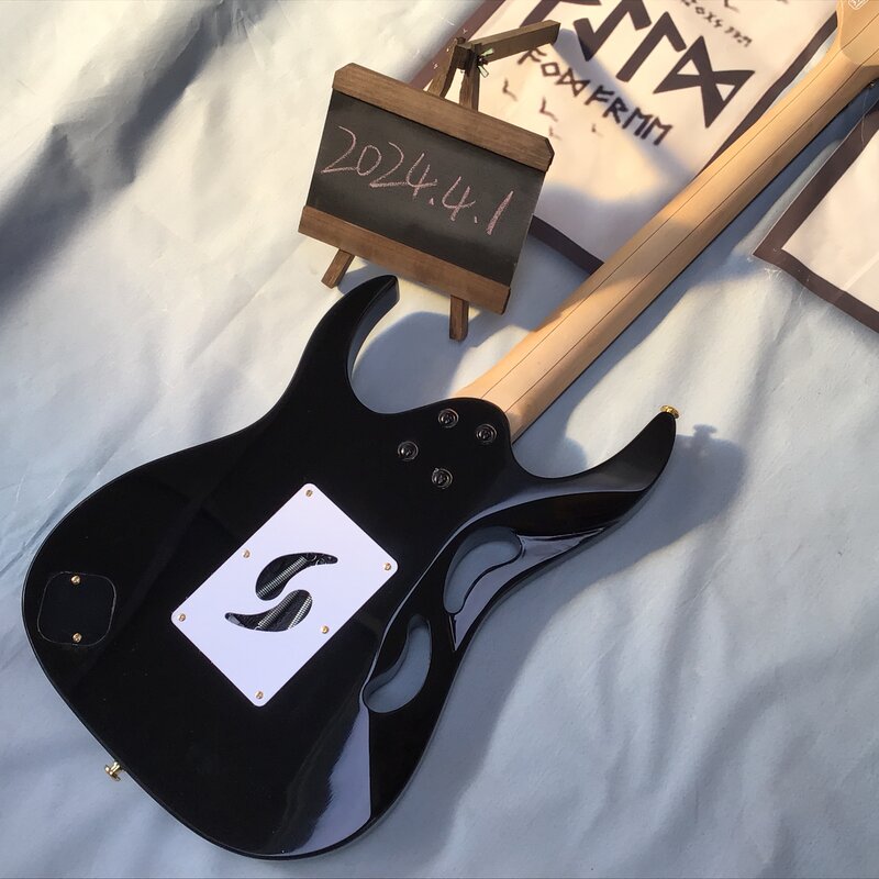 E-Gitarre schwarz Mahagoni Körper überbacken Universal größe versand kostenfrei auf Lager sofortiger Versand