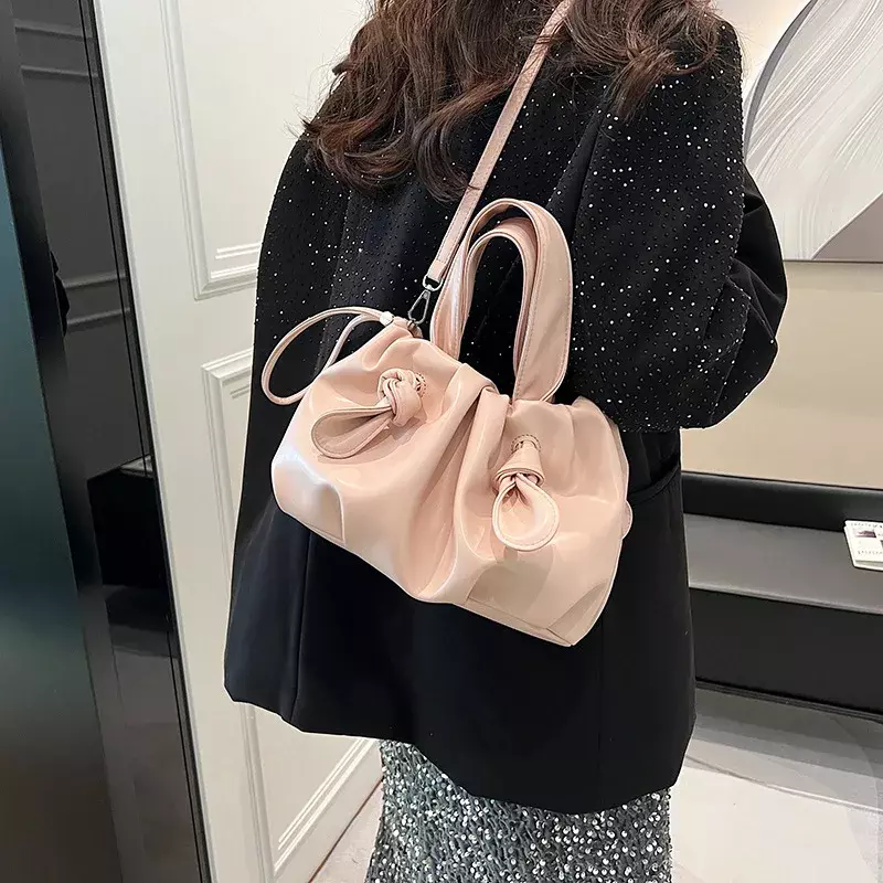 Advanced Texture Casual All-Match Pleated Cloud for Women 2024 New Soft Leather Crossbody Commuter Bucket Bag