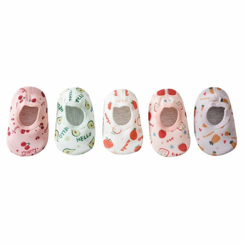 Sepatu lantai anti licin bayi balita, Kasut jala beruang buah, kaus kaki kartun untuk yang pertama berjalan sol lembut lucu