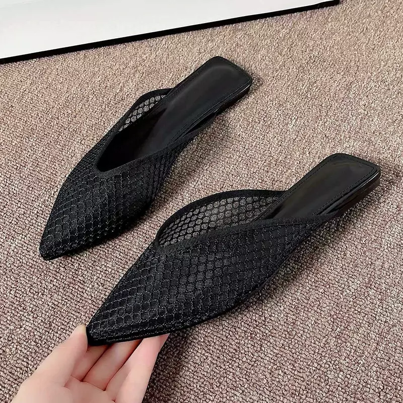 Summer Women's Pionted Toe Flat Slippers New Fashion Black Breathable Mesh Mules for Women Outdoor Women's Light Casual Slippes