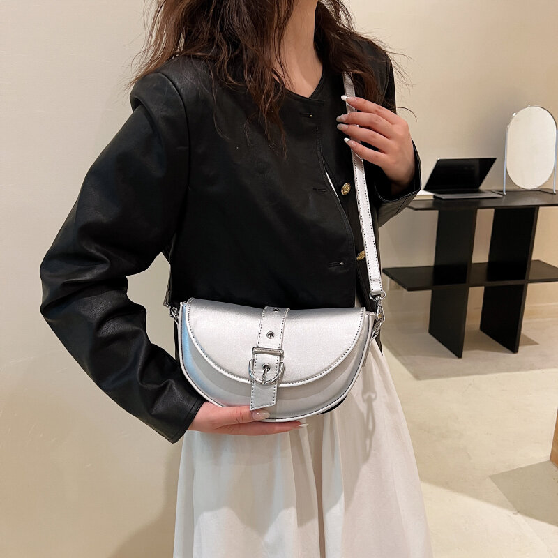 تصميم نصف دائرة حقيبة كتف المرأة 2023 الجديدة العصرية محفظة الهاتف الصغيرة رفرف العلامة التجارية السرج حقيبة كروسبودي السيدات بولي Leather حقيبة يد جلدية