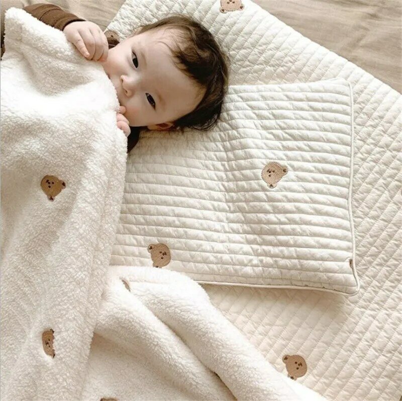 Mantas con bordado de oso de oliva para bebé, cubierta suave y gruesa de vellón de Coral de dibujos animados para recién nacido, manta para cama, sofá, envoltura envolvente