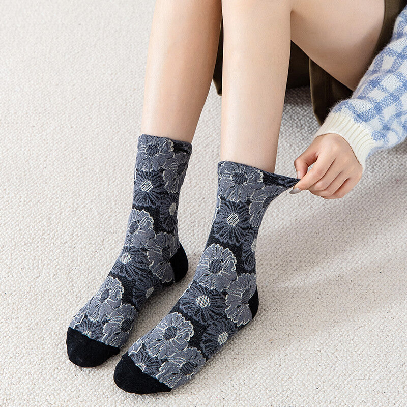 1 Pair High Quality Korean Style Classic Women Socks SunFlowers Socks Female Cute Socks Spring Autumn Sock Harajuku Causal Socks