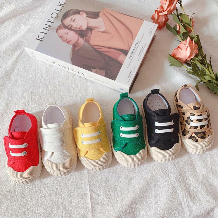 Zapatos de lona para niño y niña, calzado informal de tela vaquera suave y resistente al desgaste, de un solo Color, a la moda, para primavera y verano