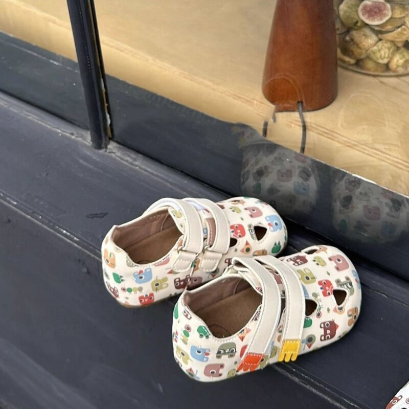 รองเท้าหนังโดพามีนแบบปิดนิ้วเท้าสำหรับเด็ก Shoes2024New การ์ตูนคู่สไตล์ตะวันตกรองเท้ารูปสัตว์น่ารัก