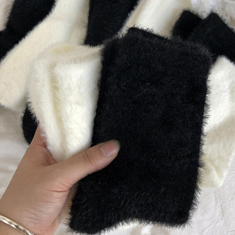 Meias de lã vison de tubo médio para mulheres, coral quente espessado, meias de dormir kawaii, outono e inverno, 1 par, 2 pares