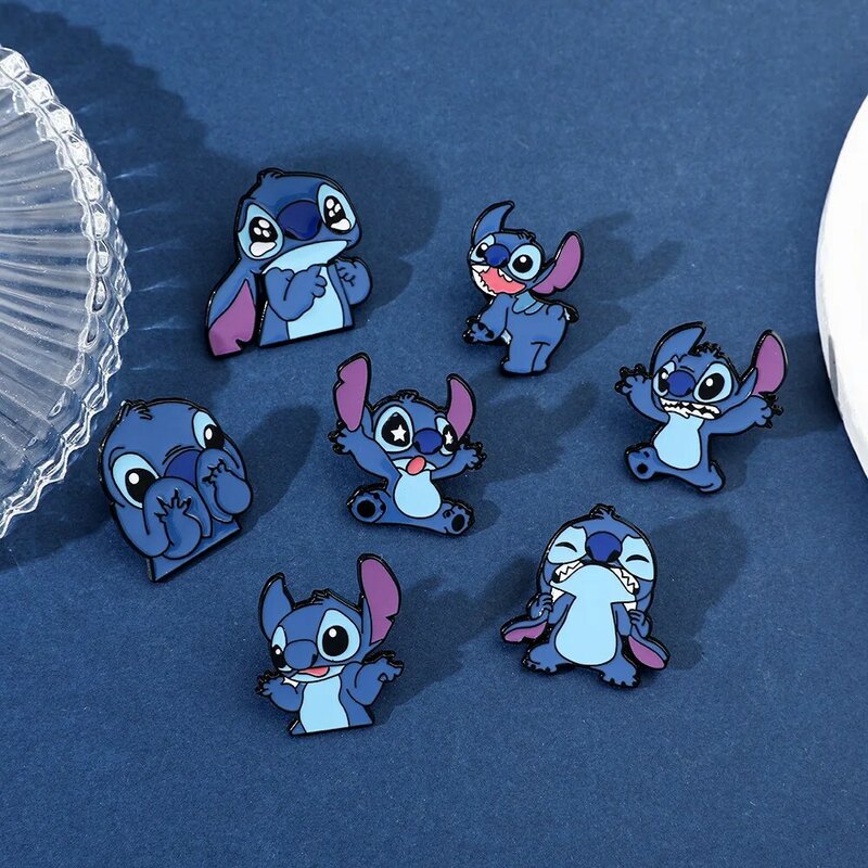 New Disney Lilo & Stitch Cartoon śliczna broszka plakietka na torby spinka na klapę marynarki lub kołnierz dżinsowa biżuteria Anime figurka prezenty urodzinowe dla dzieci